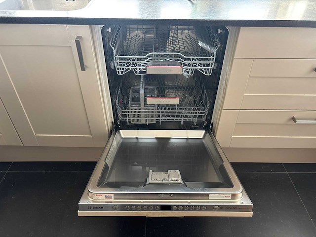 Keuken met apparatuur - afbeelding 17 van  27
