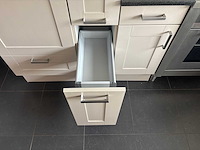 Keuken met apparatuur - afbeelding 27 van  27