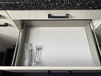 Keuken met apparatuur - afbeelding 33 van  35