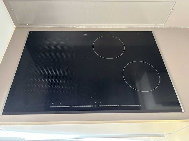 Keuken met apparatuur - afbeelding 16 van  19
