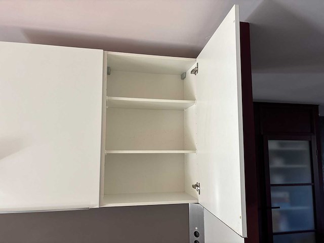 Keuken met apparatuur - afbeelding 7 van  19