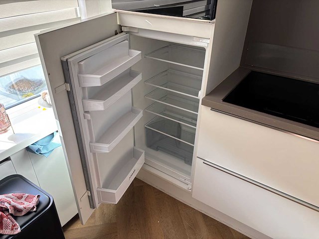 Keuken met apparatuur - afbeelding 8 van  19