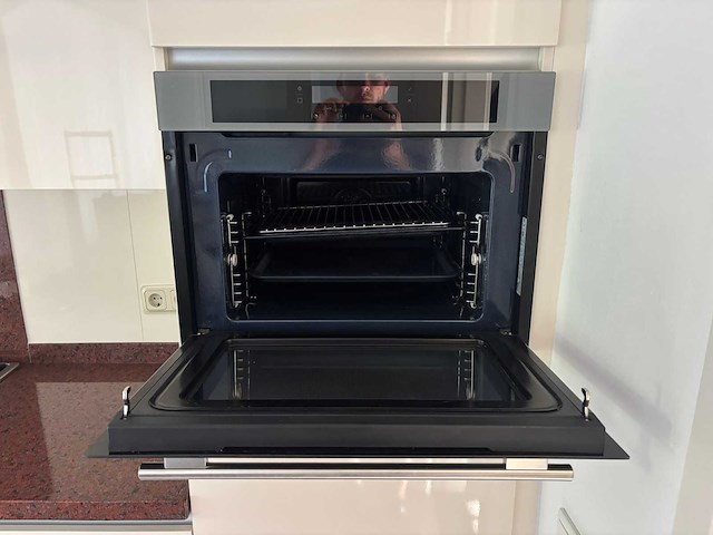 Keuken met apparatuur - afbeelding 25 van  28