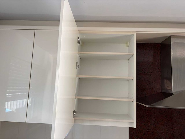 Keuken met apparatuur - afbeelding 7 van  28