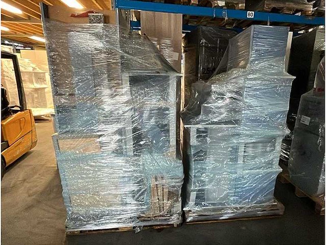 Keuken met apparatuur - afbeelding 15 van  15