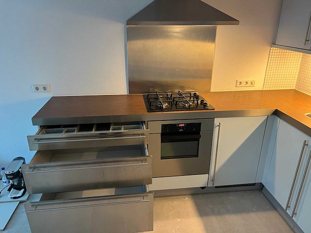 Keuken met apparatuur - afbeelding 5 van  15