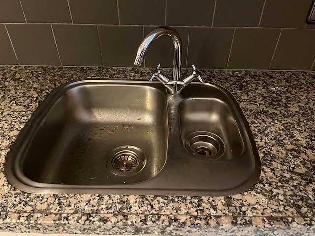 Keuken met apparatuur - afbeelding 16 van  21