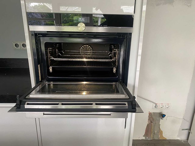 Keuken met apparatuur - afbeelding 15 van  23