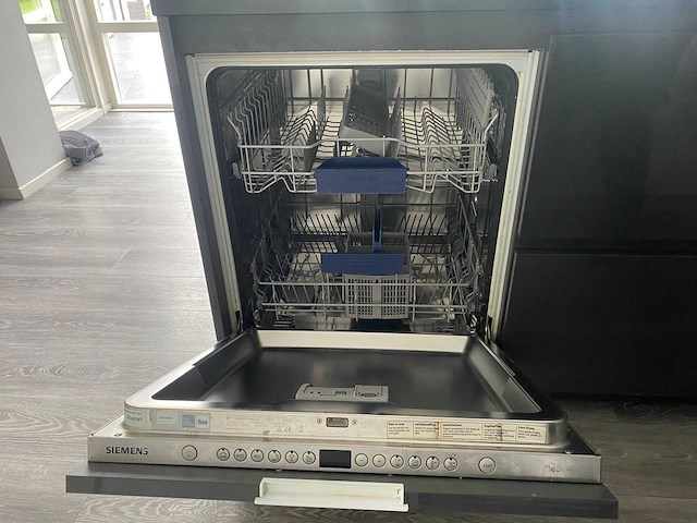Keuken met apparatuur - afbeelding 3 van  23