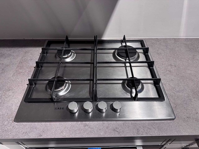 Keuken met apparatuur - afbeelding 4 van  18