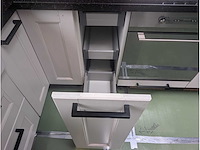 Keuken met apparatuur - afbeelding 7 van  18