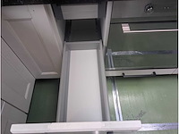 Keuken met apparatuur - afbeelding 8 van  18