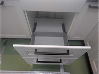 Keuken met apparatuur - afbeelding 33 van  35