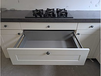 Keuken met apparatuur - afbeelding 11 van  24