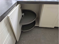 Keuken met apparatuur - afbeelding 16 van  24