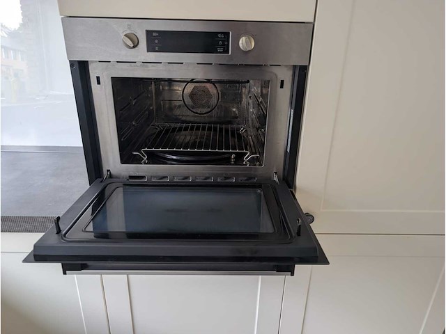 Keuken met apparatuur - afbeelding 21 van  24