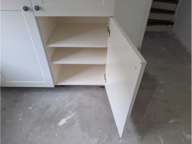 Keuken met apparatuur - afbeelding 23 van  24