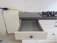 Keuken met apparatuur - afbeelding 3 van  24