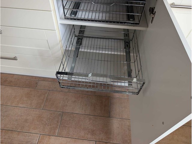 Keuken met apparatuur - afbeelding 3 van  27