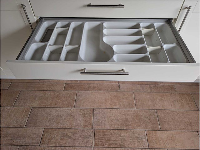 Keuken met apparatuur - afbeelding 7 van  27