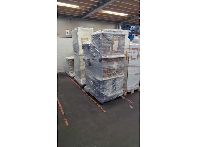 Keuken met apparatuur - afbeelding 20 van  27