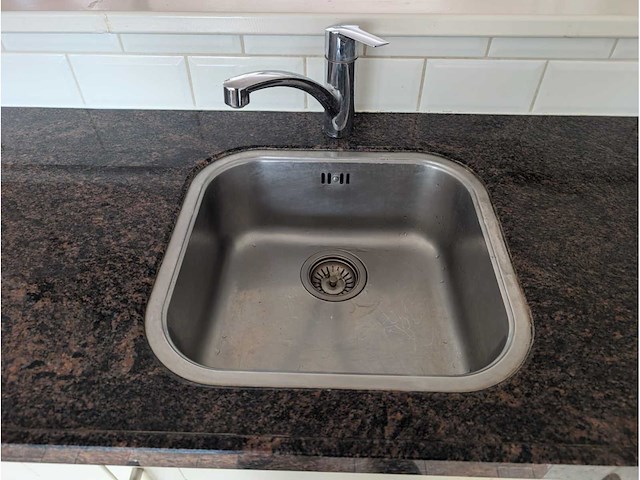 Keuken met apparatuur - afbeelding 2 van  3