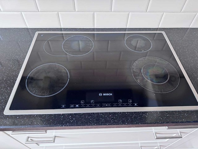 Keuken met apparatuur - afbeelding 16 van  28
