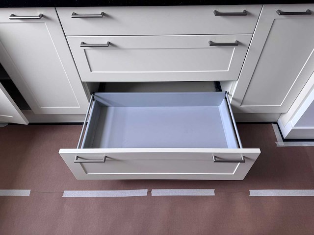Keuken met apparatuur - afbeelding 19 van  28