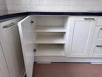 Keuken met apparatuur - afbeelding 22 van  28