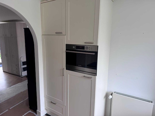 Keuken met apparatuur - afbeelding 2 van  28