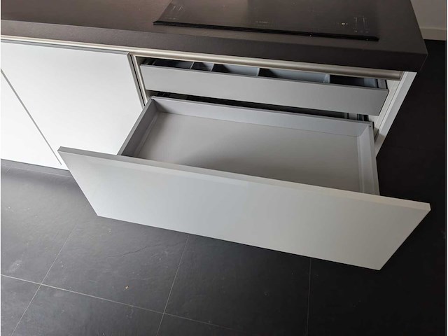 Keuken met apparatuur - afbeelding 7 van  56