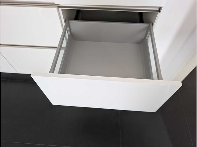 Keuken met apparatuur - afbeelding 16 van  56