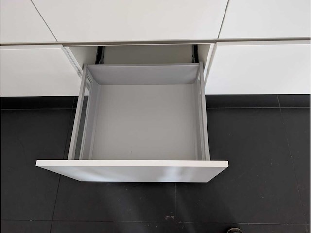 Keuken met apparatuur - afbeelding 30 van  56