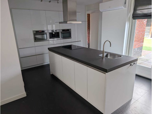 Keuken met apparatuur - afbeelding 23 van  56