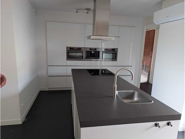Keuken met apparatuur - afbeelding 34 van  56