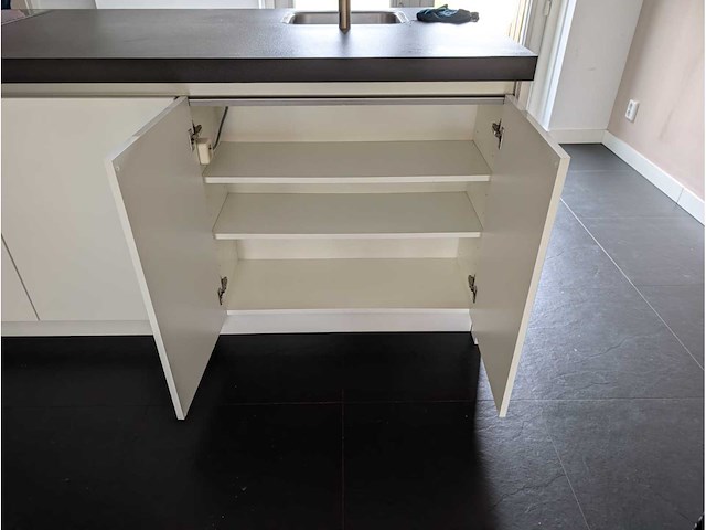 Keuken met apparatuur - afbeelding 45 van  56