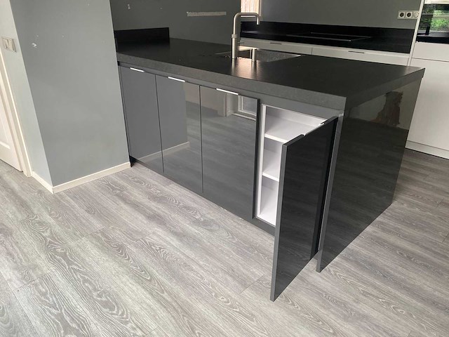 Keuken met apparatuur - afbeelding 20 van  27