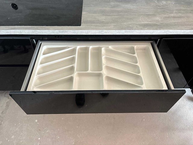 Keuken met apparatuur - afbeelding 5 van  30