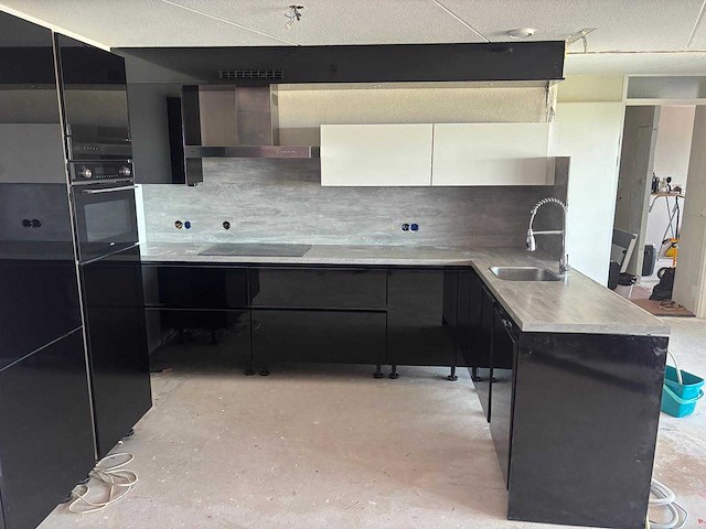 Keuken met apparatuur - afbeelding 26 van  30