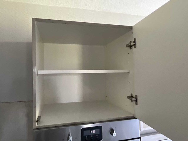 Keuken met apparatuur - afbeelding 17 van  39