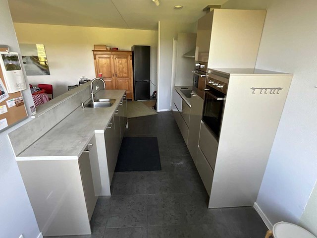 Keuken met apparatuur - afbeelding 11 van  39