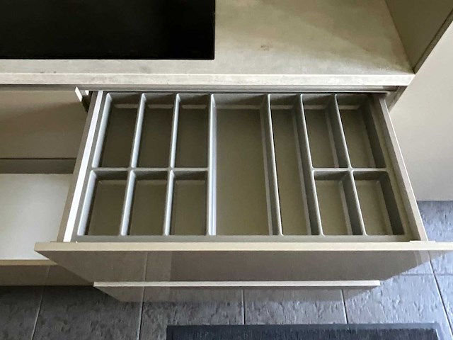 Keuken met apparatuur - afbeelding 25 van  39