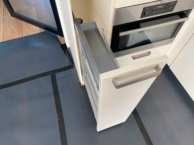Keuken met apparatuur - afbeelding 8 van  26