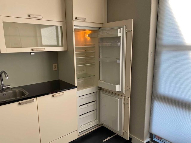 Keuken met apparatuur - afbeelding 10 van  26