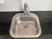 Keuken met apparatuur - afbeelding 13 van  26