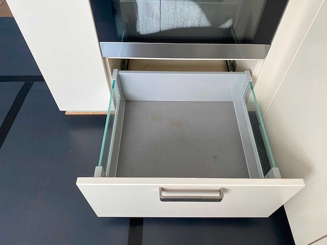 Keuken met apparatuur - afbeelding 25 van  26