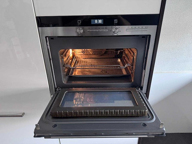 Keuken met apparatuur - afbeelding 4 van  4