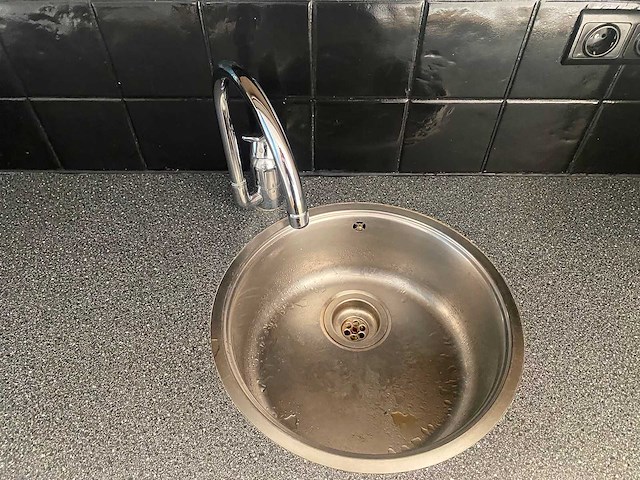 Keuken met apparatuur - afbeelding 10 van  26