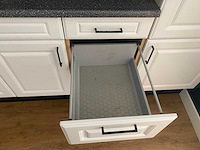 Keuken met apparatuur - afbeelding 14 van  26