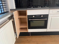 Keuken met apparatuur - afbeelding 22 van  26